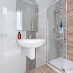 Premium Seafront With Panoramic Bay Views Апартаменты *