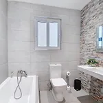 Premium Seafront With Panoramic Bay Views Апартаменты