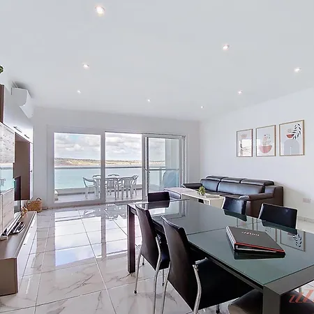 Daire Premium Seafront With Panoramic Bay Views