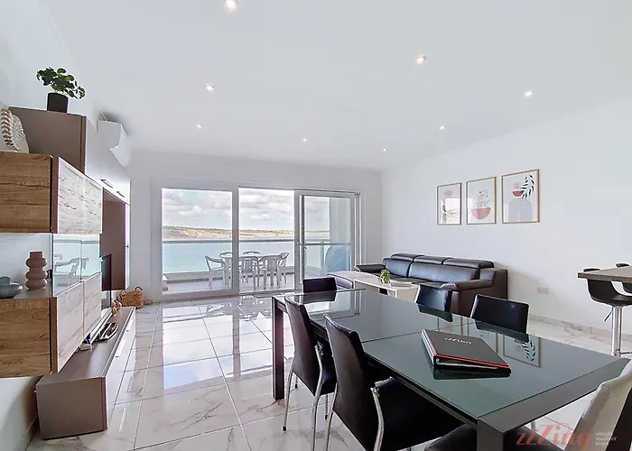 Daire Premium Seafront With Panoramic Bay Views