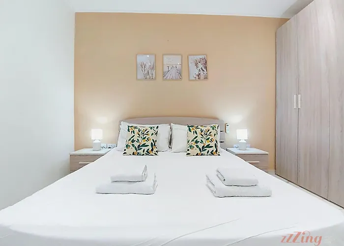 Premium Seafront With Panoramic Bay Views Daire Mellieħa