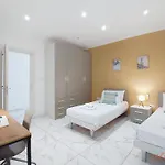 Premium Seafront With Panoramic Bay Views *