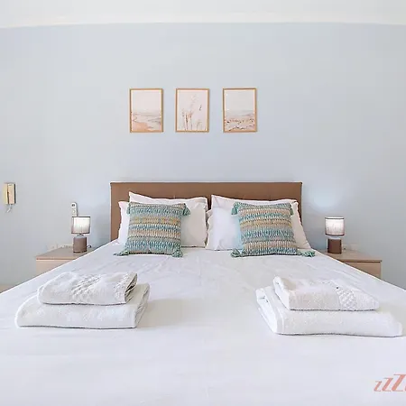 Premium Seafront With Panoramic Bay Views Appartement *