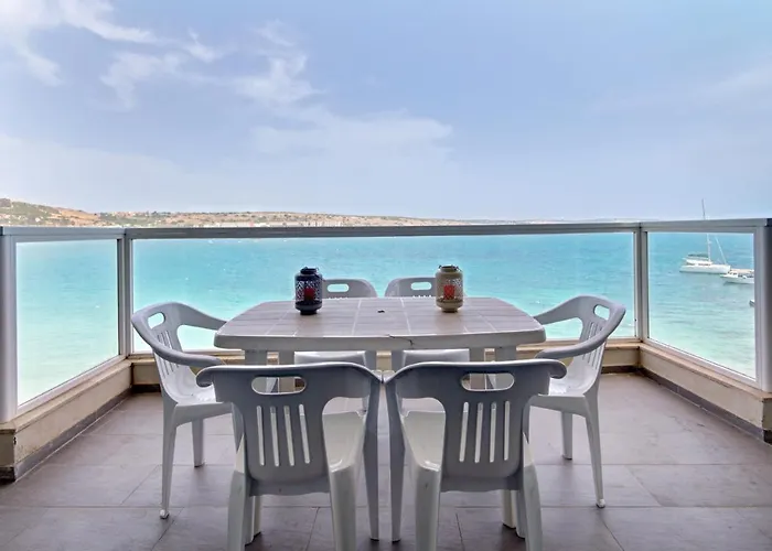 Daire Premium Seafront With Panoramic Bay Views *