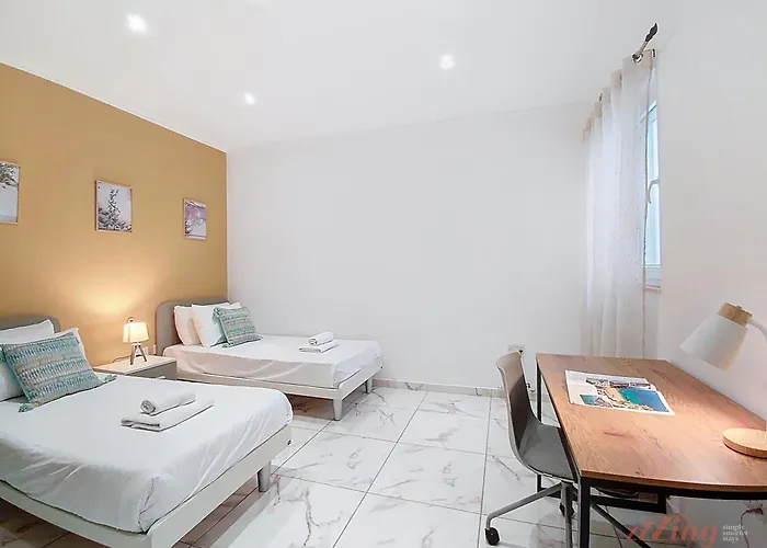 Premium Seafront With Panoramic Bay Views *