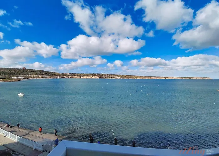 Daire Premium Seafront With Panoramic Bay Views *